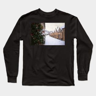 Castle Combe in the snow Long Sleeve T-Shirt